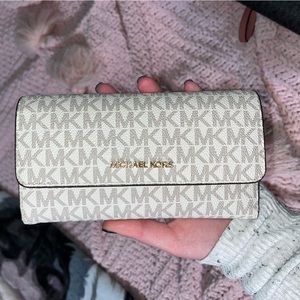 Michael kors tri fold wallet
